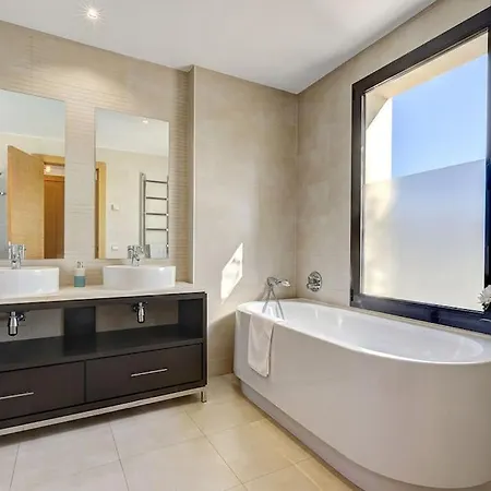 In The Exclusive Samara Resort, Daire Marbella